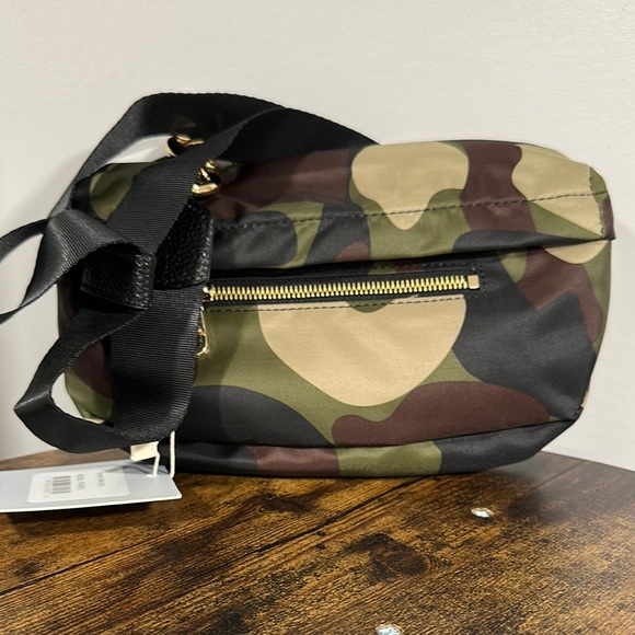 Camouflage Crossbody Bag with Gold Zipper - Picture 1 of 1